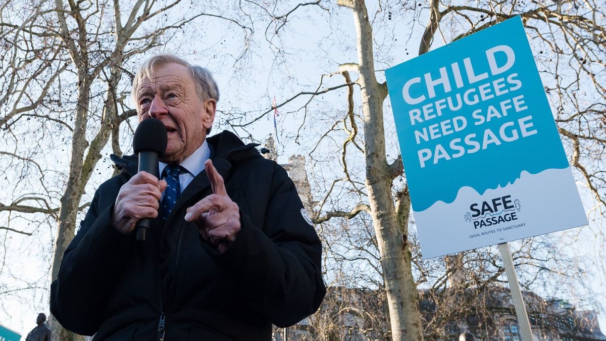 Umožněte uprchlíkům bezpečnou cestu, vyzývá britskou vládu Wintonovo dítě